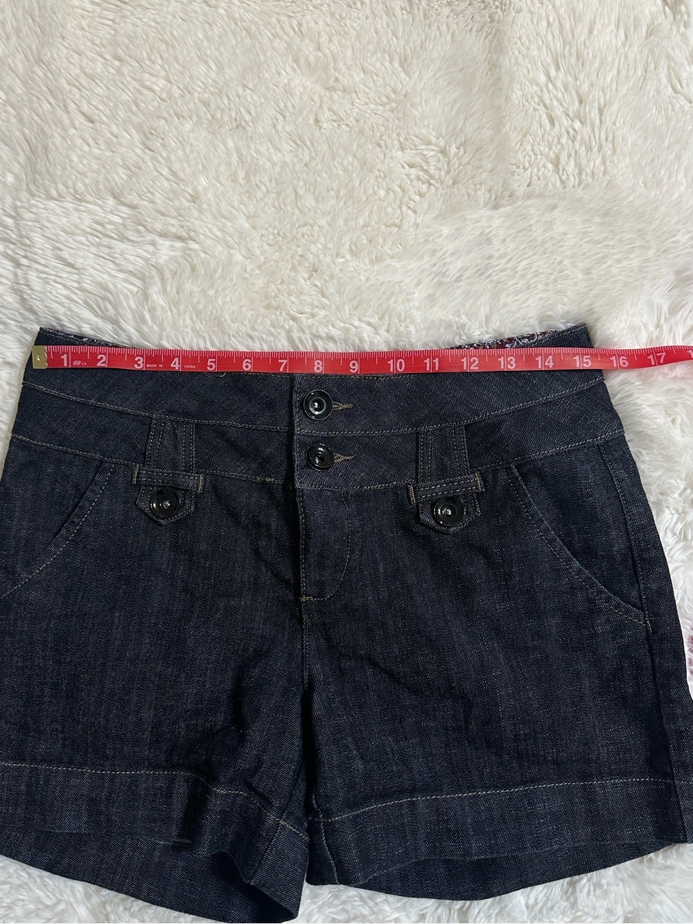 One 5 One Dark Wash Denim Shorts Size 10 Cuffed Stretch 4.5” Inseam - Picture 6 of 10